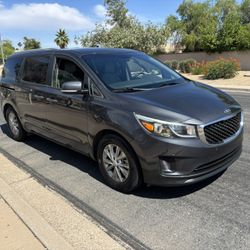 2017 Kia Sedona 