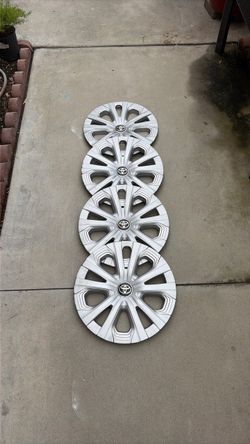 4 Genuine Toyota Prius OEM 15” Hubcaps / Wheel Covers 2016–2018