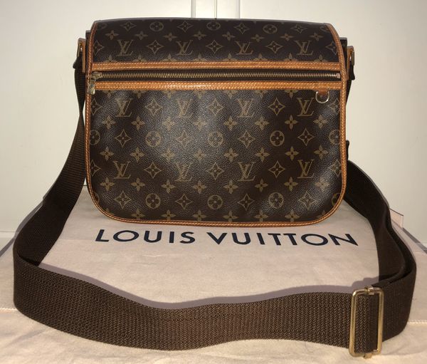 Louis Vuitton Bosphore GM messenger bag for Sale in Boerne, TX - OfferUp