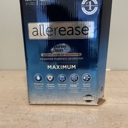Twin XL Mattress Protector [Opened]