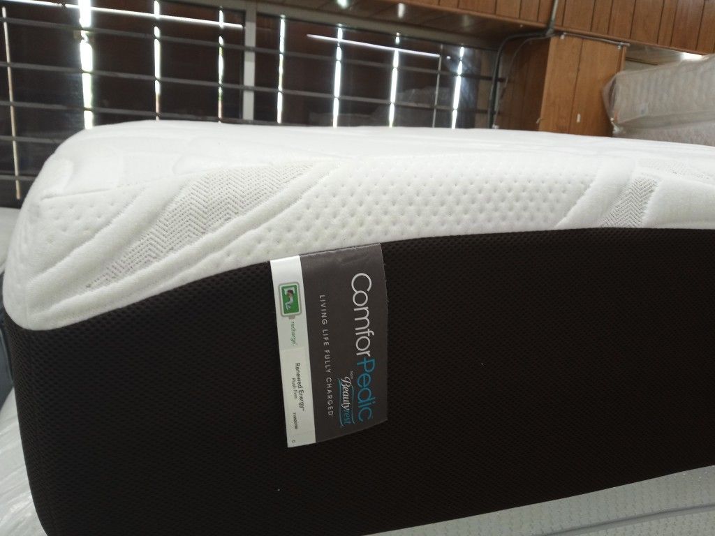 Colchón King size memory foam en excelente condiciones