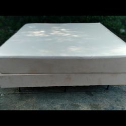 Tempurpedic King mattress And Box 