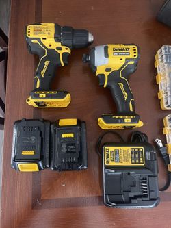 DeWalt Cordless Drill Driver & DeWalt Cordless Hammerdrill