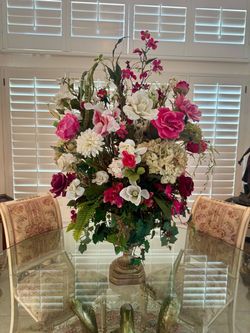 GORGEOUS LARGE FLOWER ARRANGEMENT