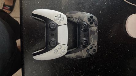 PS5 controllers