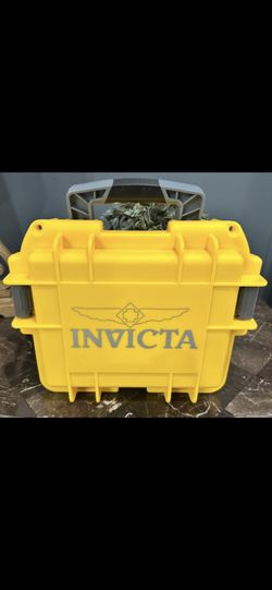 Almost New Invicta 3 Slot Watch Case