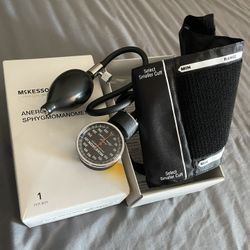 Adult Aneroid Sphygmomanometer