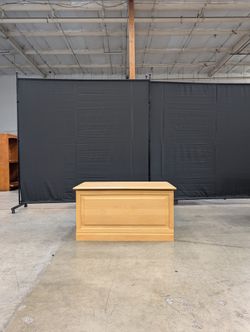 Versatile Light Wood Storage Trunk