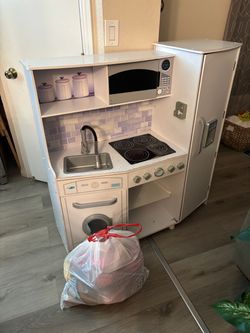 Kitchen toy $10