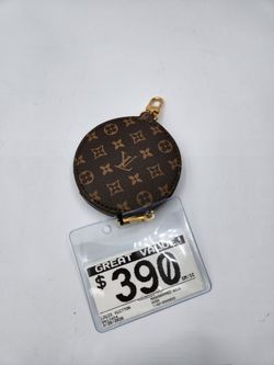 Louis Vuitton attachment