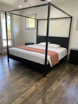 King Poster Bed