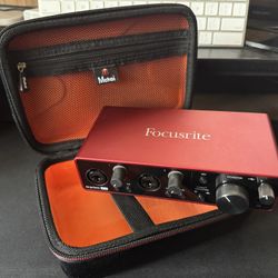 Scarlett 2i2 [3rd Gen] USB Audio Interface + Case!