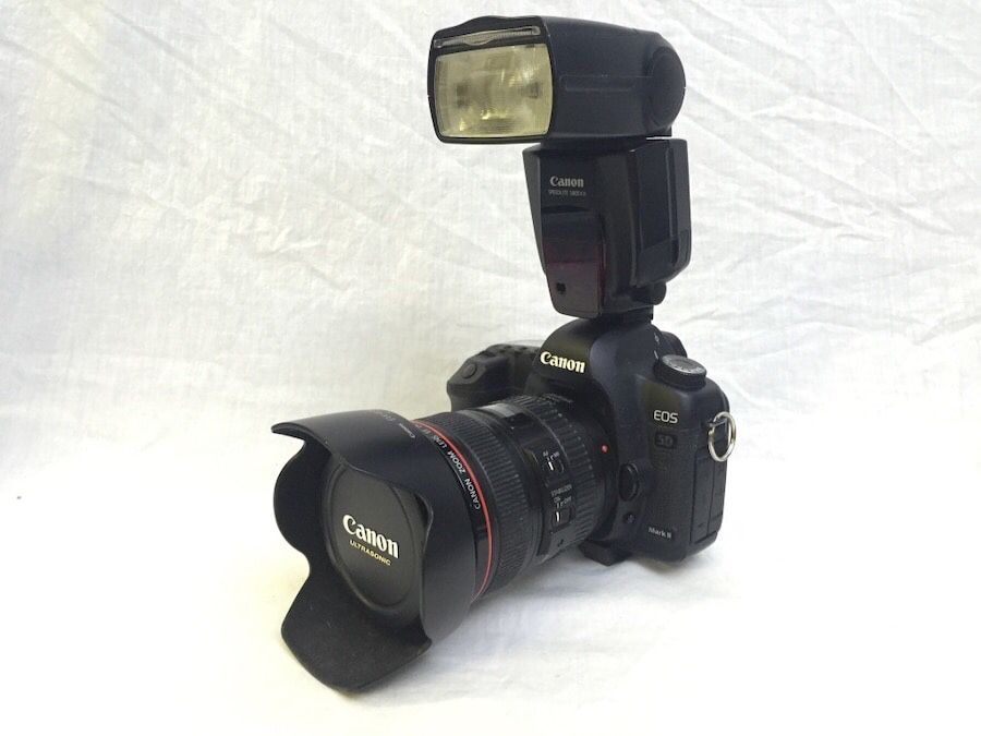 Canon 5D Full Frame Pro digital SLR camera