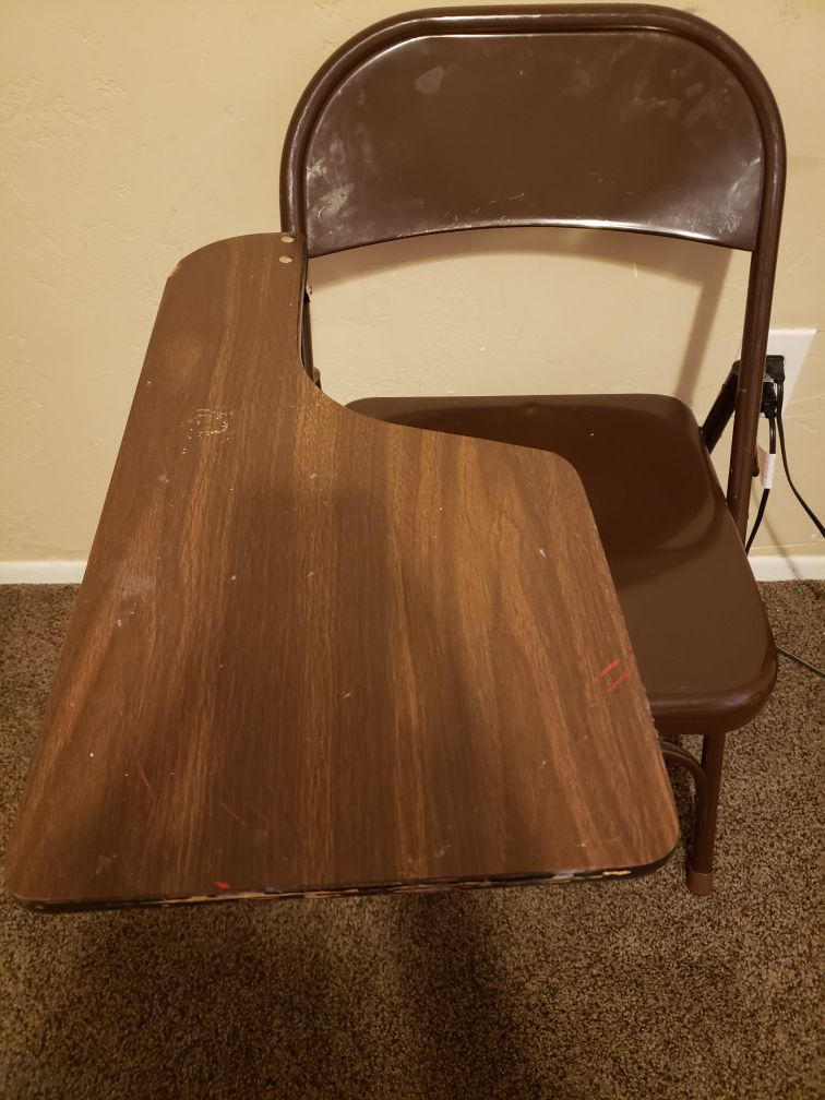 Foldable desk chair