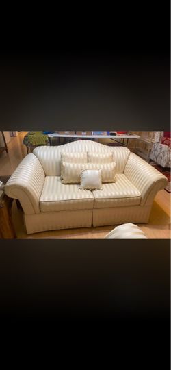 Krause’s Custom Love Seat Couch - Reggio Beige