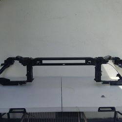 2018 2019 2020 2021 2022 2023 2024 2025 RANGE ROVER VELAR RADIATOR SUPPORT 