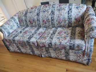 Cottage style floral sofabed