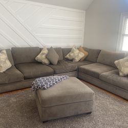 Sectional couch 