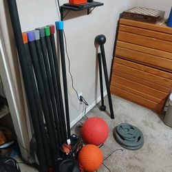 Gym Weight Lifting Equipment. Light Use! Really good, Price! Message Me For Details and Price. 