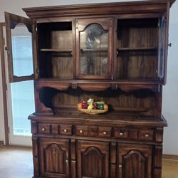 China Cabinet And Dry Sink / Buffet Serving Bar With Lights 