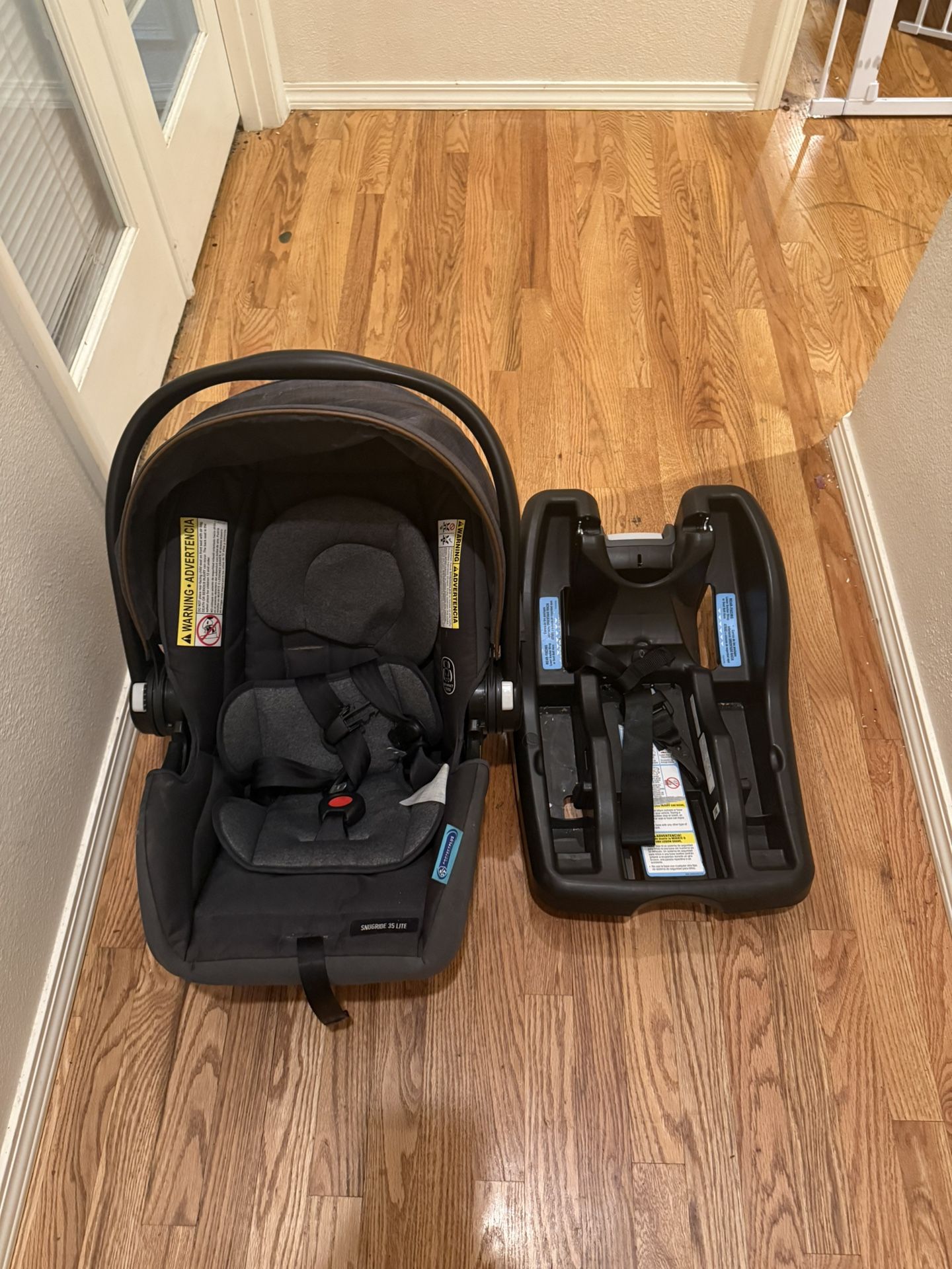 Graco SnugRide 35Lx Baby Car seat