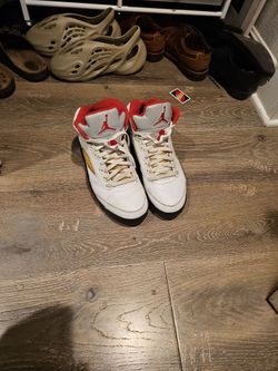 Air Jordan 5 Fire Red Sneakers