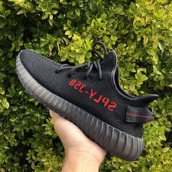 Yeezy Bred Size 8.5 VNDS
