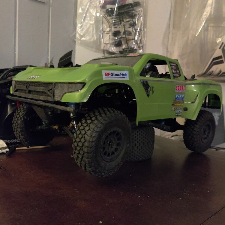 Axial Yeti Trophy Truck Edition Brushless RTR 