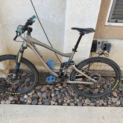 Giant Mountain Bike