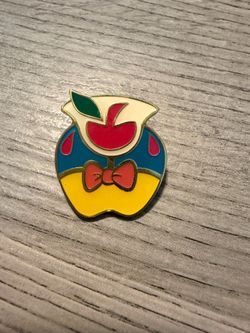 Loungefly Disney Movie Blind Box Pin Set - Snow White Pin - Pin 23619