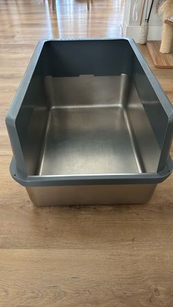 Stainless steel cat litter box with cover
