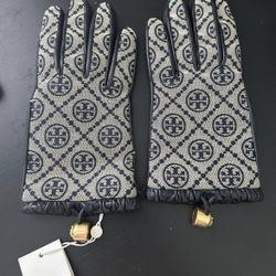 Tory Burch Monogram Toggle Gloves