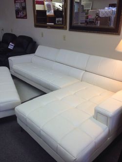 WHITE LEATHER TUFTED EXTRA LARGE SECTIONAL NEW