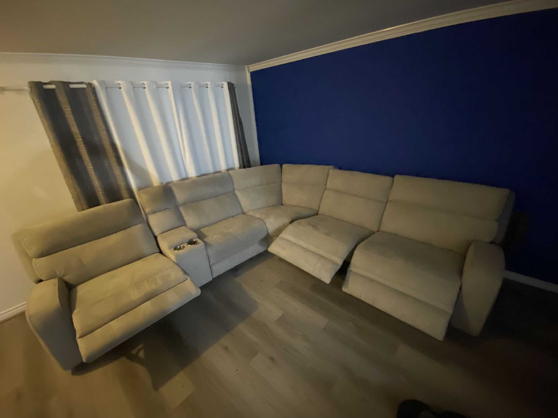 3 Seat Recliner Sectional 