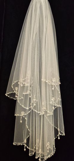 Hand beaded bridal veil with pearls and sequins