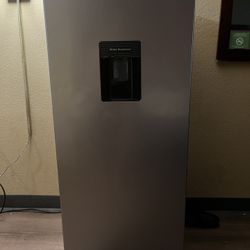 Galanz Mini Fridge 