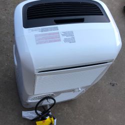 Delonghi Portable AC  Only, Looks Like New 