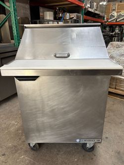 27" Mega Top Refrigerated Sandwich Prep Table Beverage Air SPE27-12M-B NSF Cooler On Wheels #4484