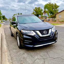 NISSAN ROGUE SV 2017 - CLEAN TITLE