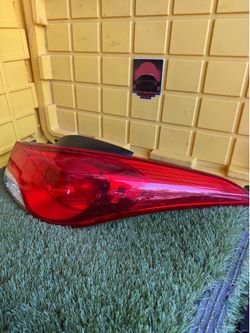 2013 Hyundai Elantra Right/Passenger Side Tail Light Part