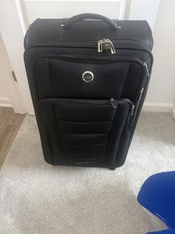 Suitcase Lucas Soft-sided Spinner Suitcase