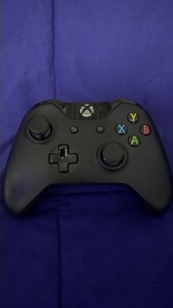 Xbox controller with rechargeable battery