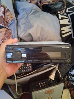 Alpine ute-75bt Bluetooth car radio