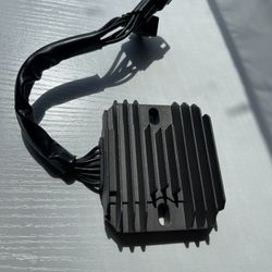 Regulator Rectifier Voltage Compatible with GSXR 600 750 06-13 / GSXR1000 05-13 / DL650 04-12 / SV650 03-12 / SFV650 / SV1000 / GSF1250 / GSXR1300 08-
