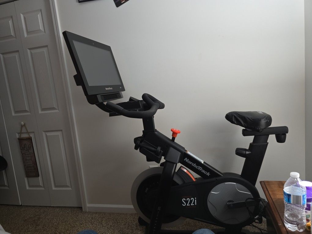 NordicTrak Excercise bike S22i Commercial Studio bike $700OBO Make a offer