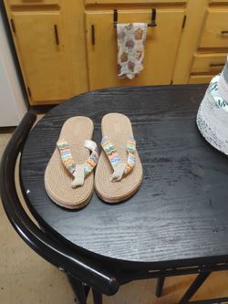 Multi color straw flip flops