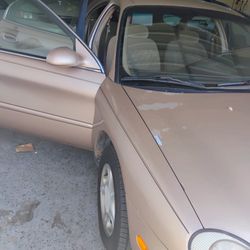 1996 Ford Taurus