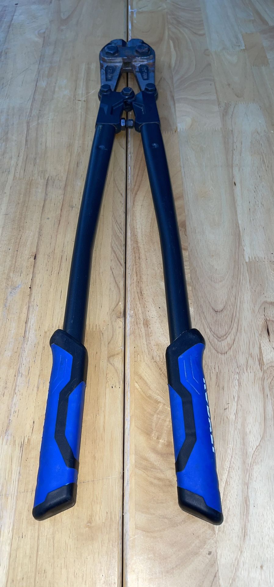 Bolt Cutters Kobalt 26in, Model 464602 CR-MO — Cortadores de Pernos Kobalt 26in, Modelo 464602 CR-MO — Болторезы Kobalt 26in, Модель 464602 CR-MO — ក