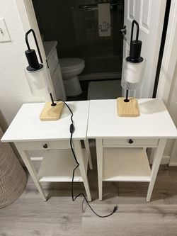 Two Nightstands Brand New With 2 Lamps