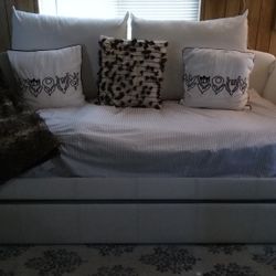 White Couch/ Daybed With Trundle
